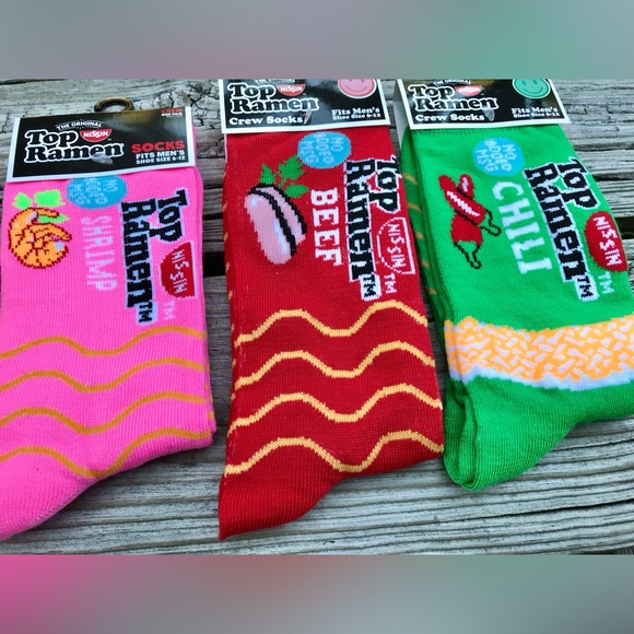 NEW 3 Mens TOP RAMEN Shrimp Beef Chili Novelty Food Snacks Soup Socks Guy Gift - Picture 4 of 5